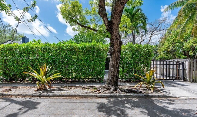 Building Photo - BAY VISTA PARK