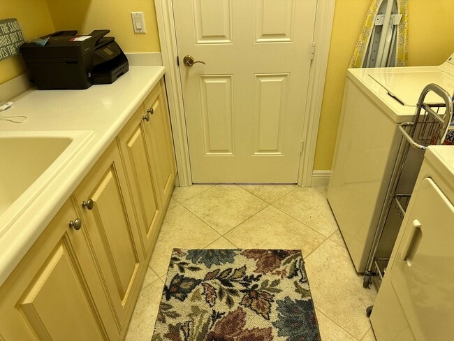 Building Photo - Fully Furnished Seasonal Home Rental with Pool in Fiddlers Creek