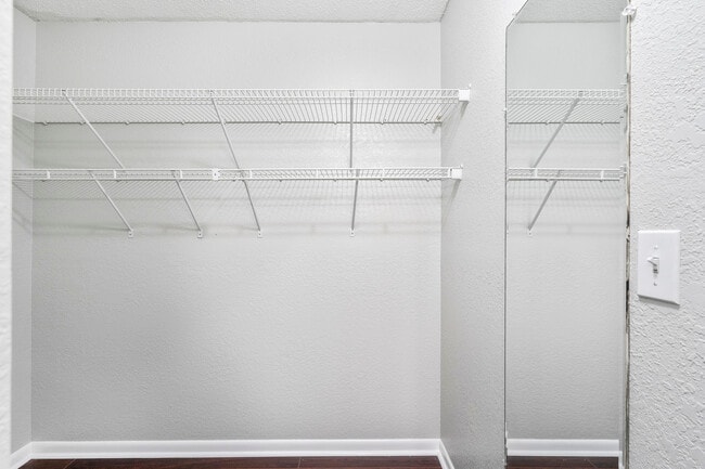 Building Photo - 7360 Ulmerton Rd