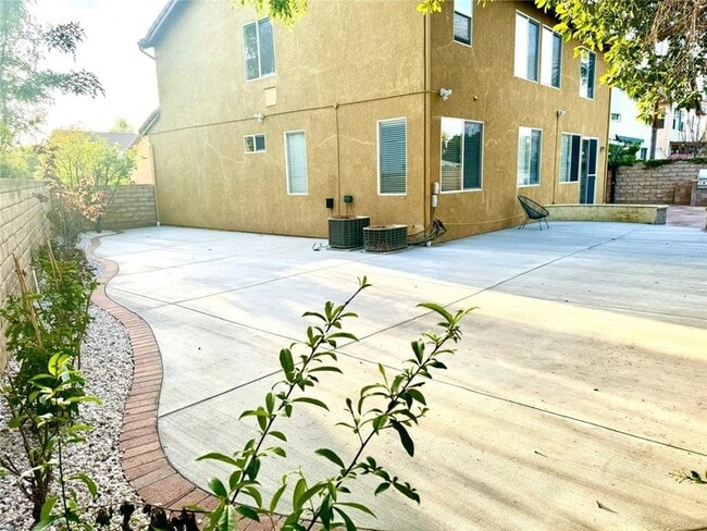 Building Photo - 7036 Sausalito Ave