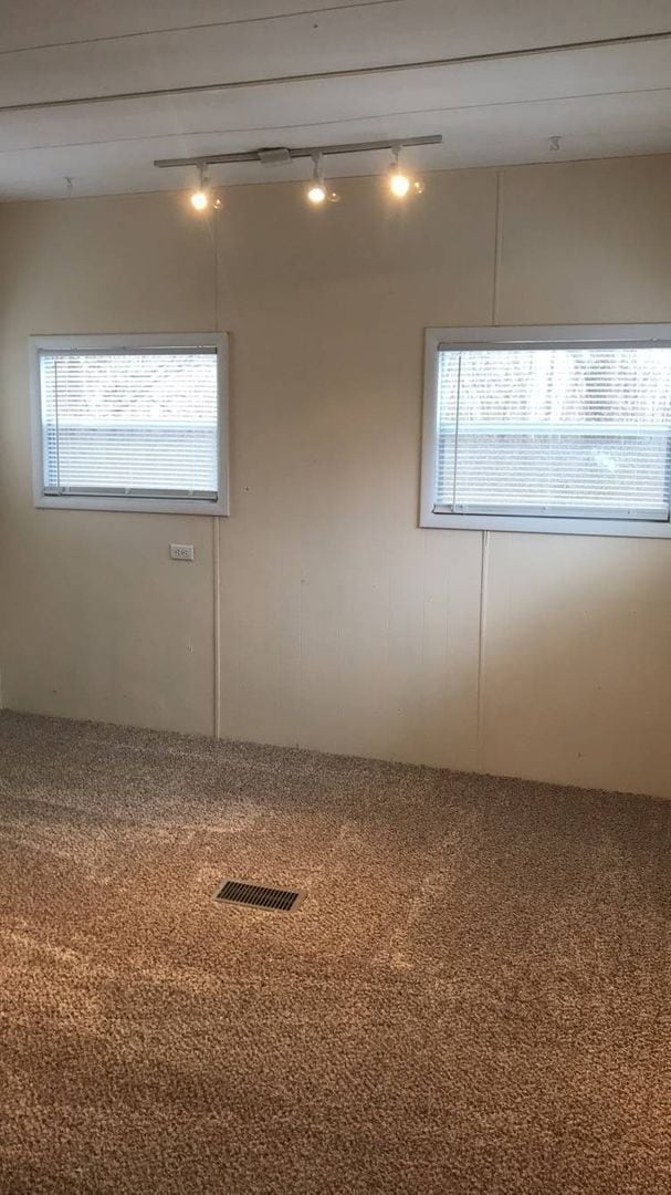 Building Photo - Updated 3 bedroom 1 bath mobile home with open floor plan