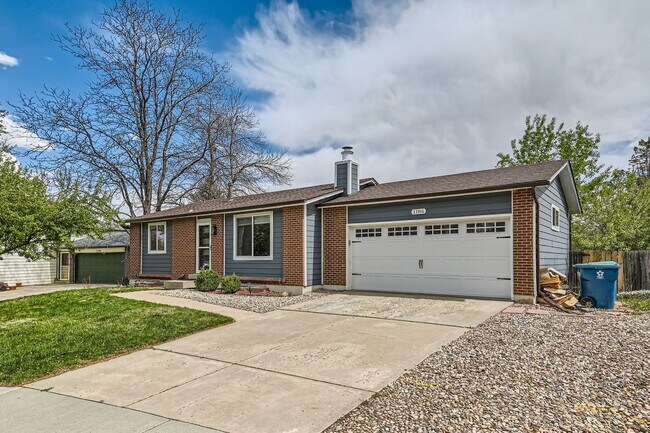 Building Photo - Remodeled 4 Bedroom 2 Bath House In Louisville!