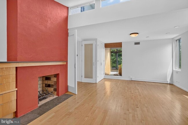 Building Photo - 3113 45th St NW