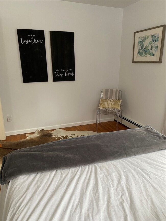 Building Photo - 33 Suburban Dr