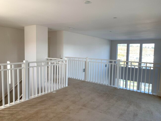 Building Photo - 8575 Aspect Dr