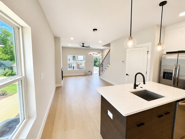 Building Photo - 12 Chicora Ave