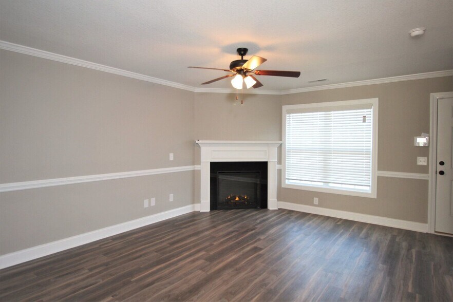 Building Photo - 3329 Briarcliff Dr