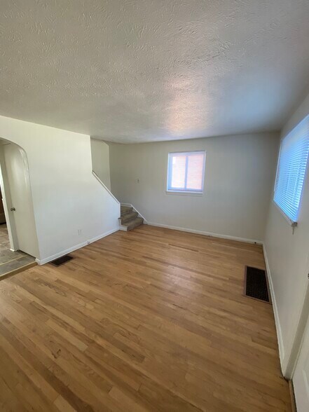 Building Photo - 16 Dorsey St