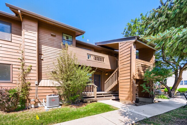 Building Photo - 1012 Moorings Dr