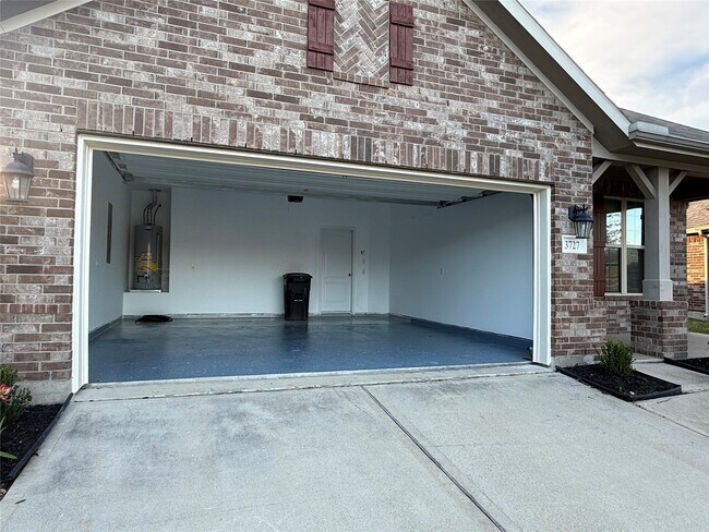 Building Photo - 3727 Goldleaf Trail Dr