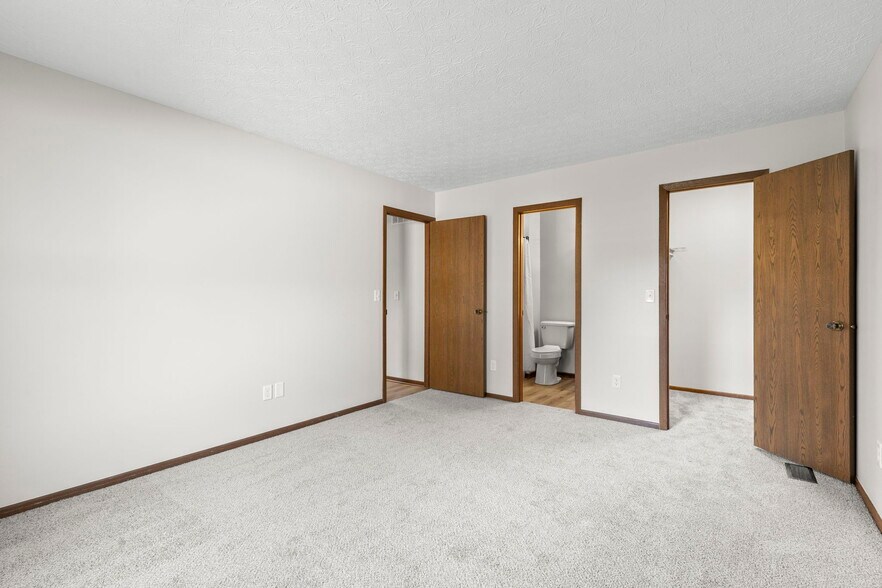 Building Photo - 1800 Weather Stone Ln