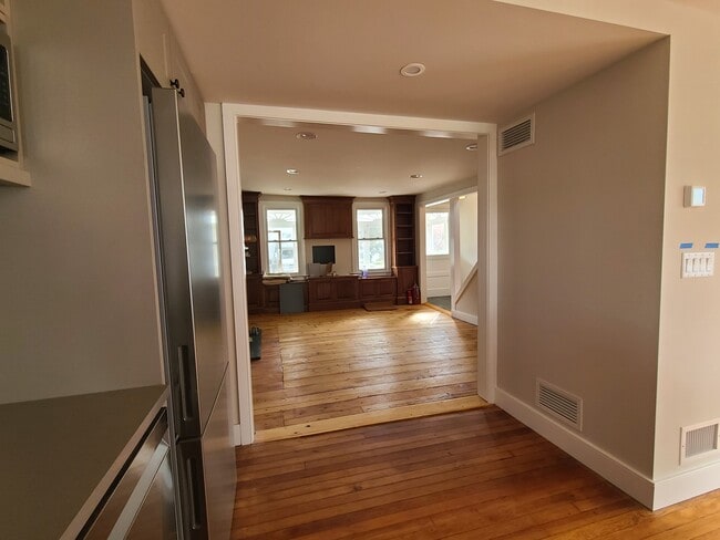 from kitchen to front of house - 33 Green Street