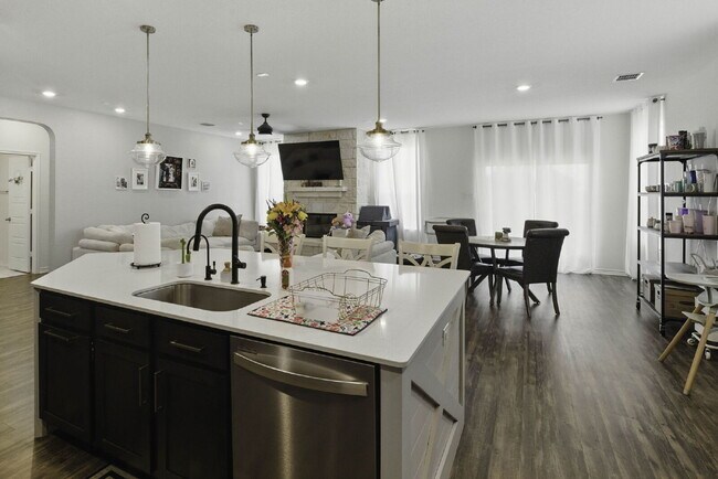 Building Photo - A Cibolo Stunner in Landmark Pointe!