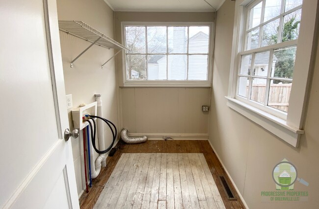 Building Photo - 10 Auburn St