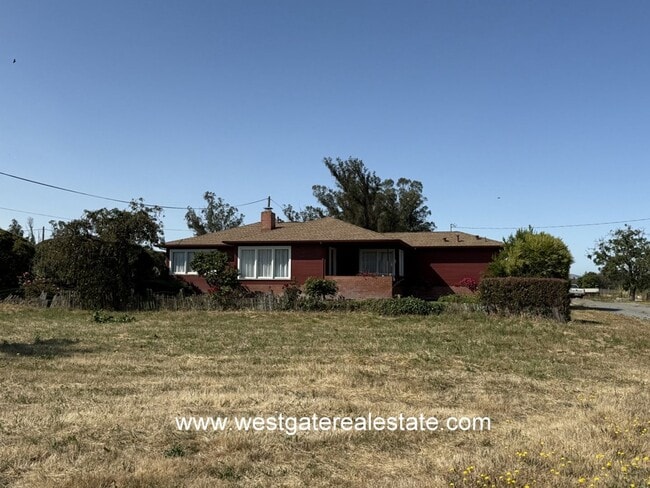 Building Photo - 427 Corona Rd