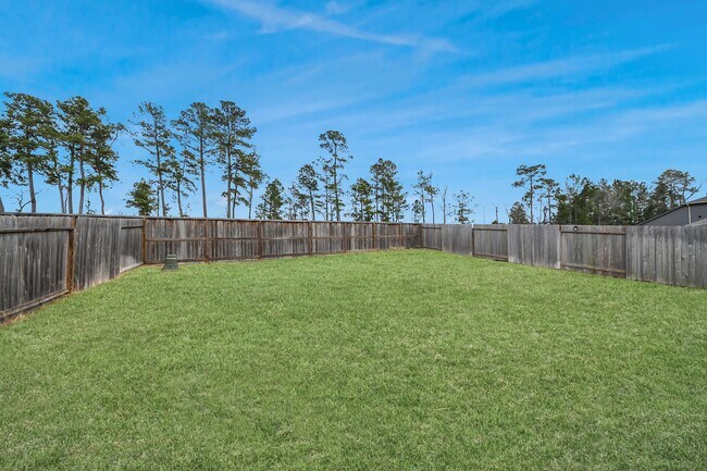 Building Photo - 40522 Winter Grass Bnd