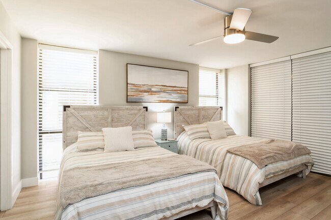 Building Photo - 3200 S Ocean Blvd