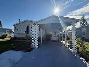 Building Photo - Wonderful 55+ community