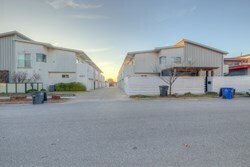 Building Photo - 1428 S Quincy Ave