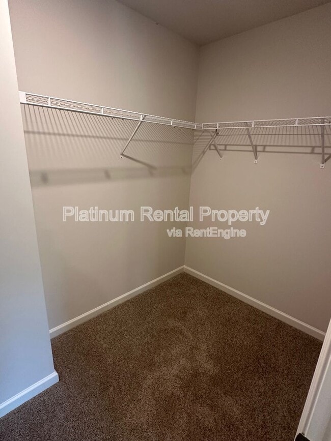 Building Photo - 488 Stoneybrook Dr
