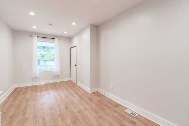 Building Photo - 5111 Willows Ave