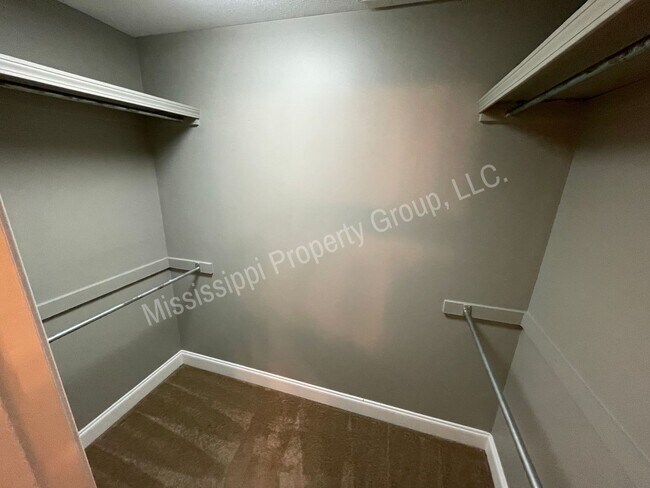 Building Photo - 3BR/3BA For Rent