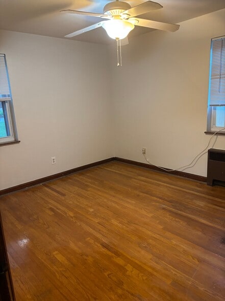 Building Photo - 1136 Betty Ln