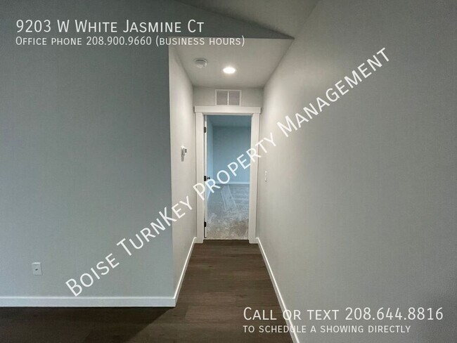 Building Photo - 9203 W White Jasmine Ct