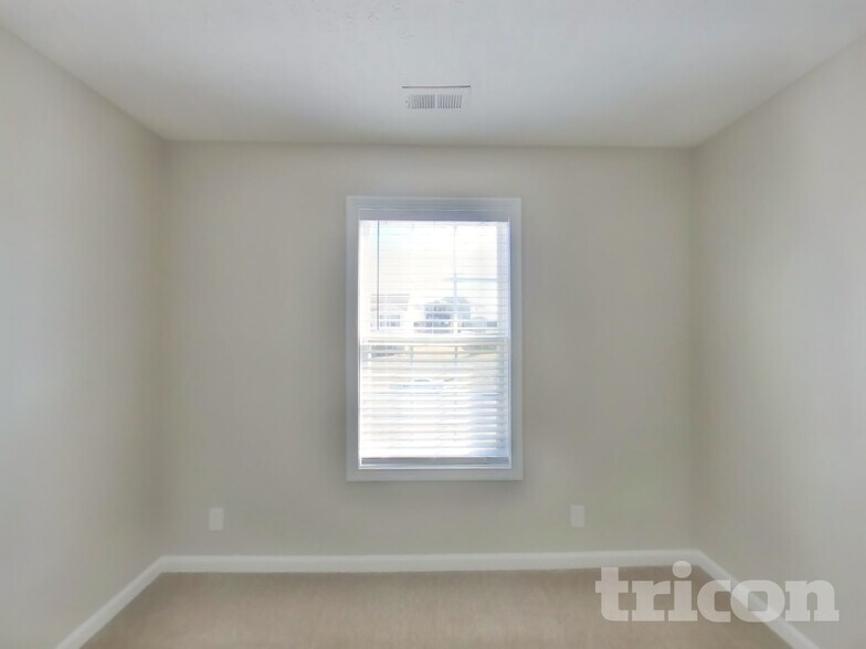 Building Photo - 1457 Mutual Dr