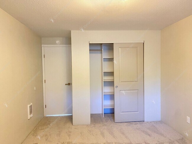 Building Photo - Mid-Century Modern Courtyard Gem in the Old Farm District