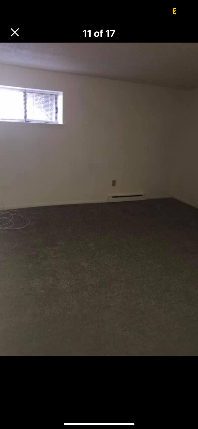 Building Photo - 400 Glendale Rd