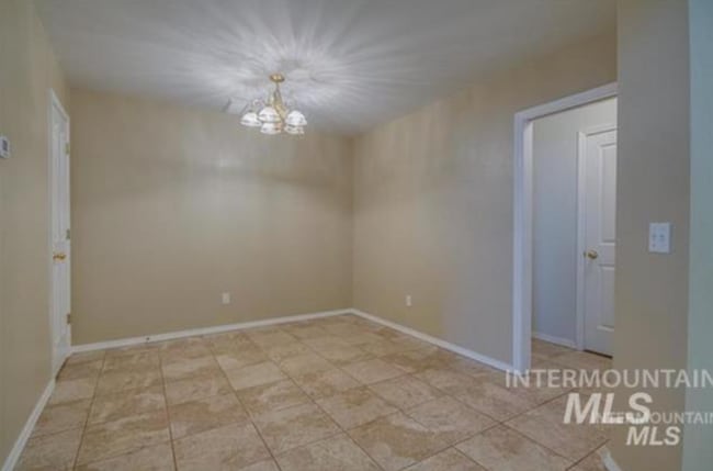 Building Photo - Townhome Columbia Village – Close to Everything Boise Offers