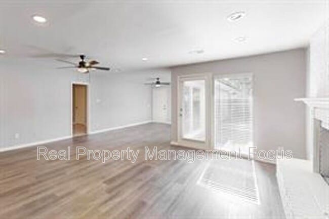 Building Photo - 14724 Overview Dr