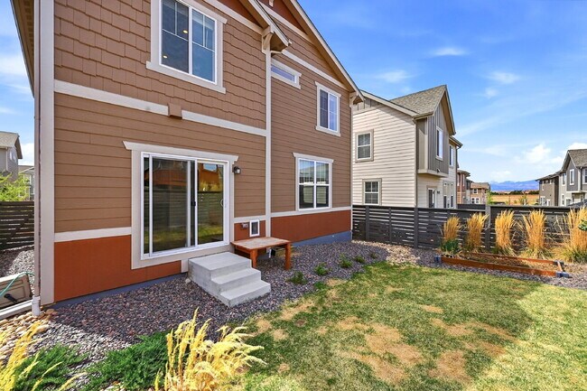 Building Photo - $2,595.95- 3 Bed, 2.5 Bath Home in Loveland with Central AC, and In Unit Laundry!