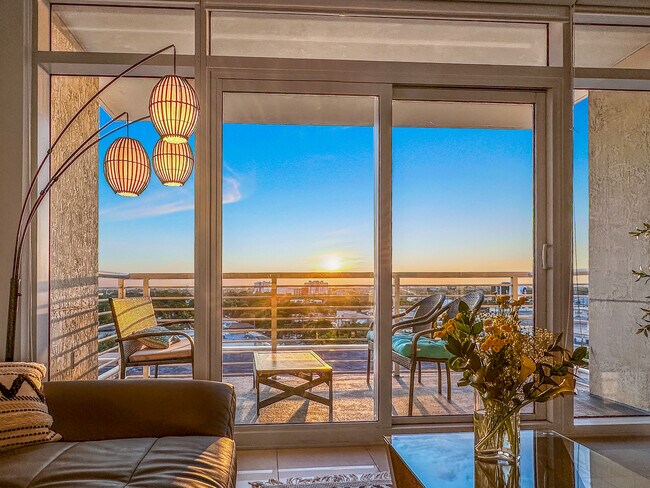 Building Photo - 3250 NE 1st Ave