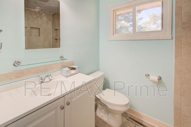 Building Photo - 321 Patrician Dr