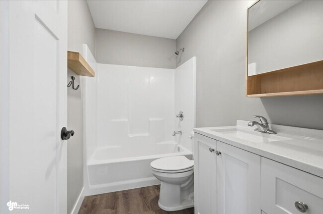 Building Photo - 3 BEDROOM | 2 BATHROOM | ACROSS FROM SCHOOLS