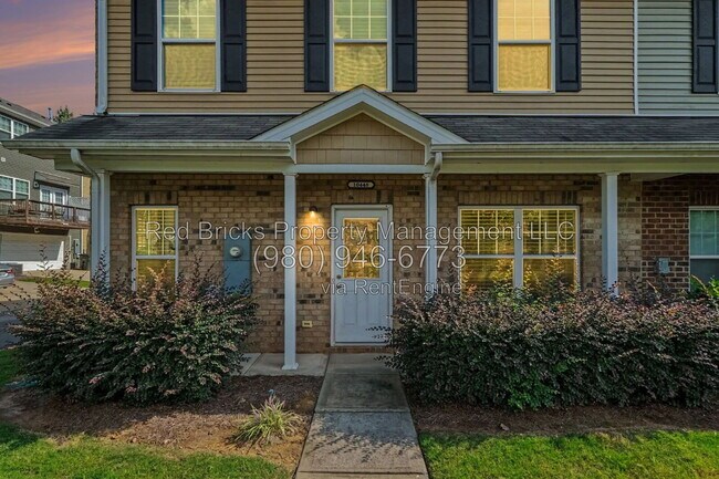 Building Photo - 10448 Benfield Rd