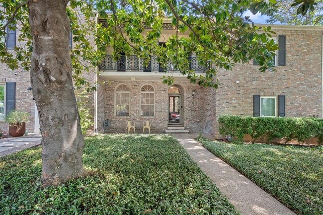 Primary Photo - 506 W 33rd St