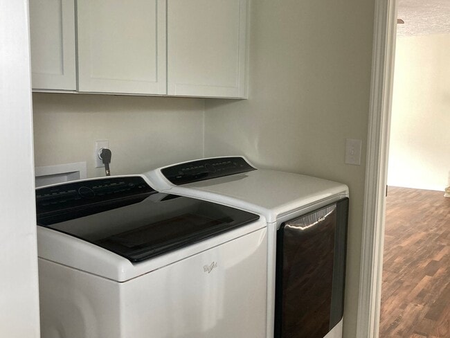 Building Photo - All new interior and exterior! Move in ready!