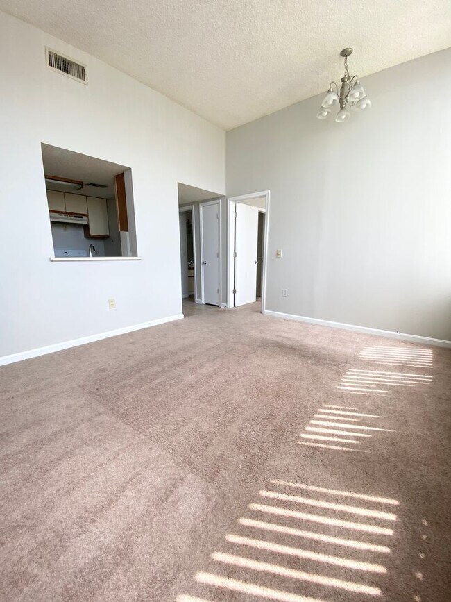 Building Photo - wh102