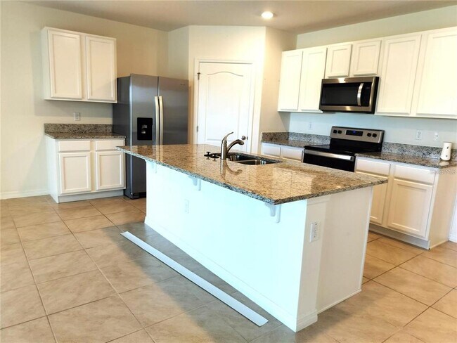 Building Photo - 405 Noble Ave