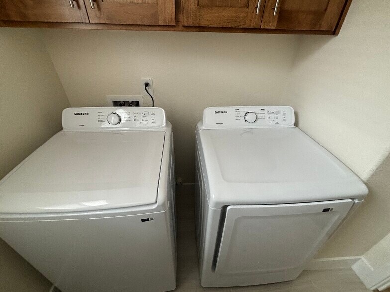 Building Photo - 3990 Bluestem St