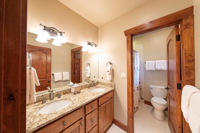 Building Photo - 1124 Heritage Dr