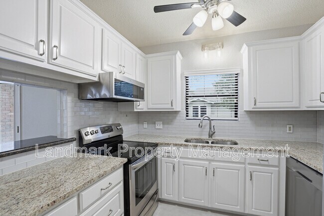 Building Photo - 5845 Water Ridge Dr