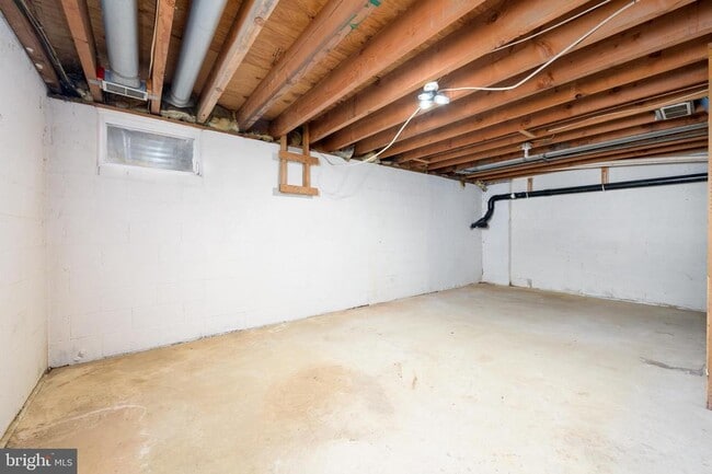 Building Photo - 77 Bunker Hill Ct