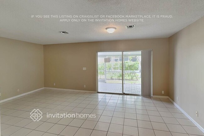 Building Photo - 4728 SW 13th Pl