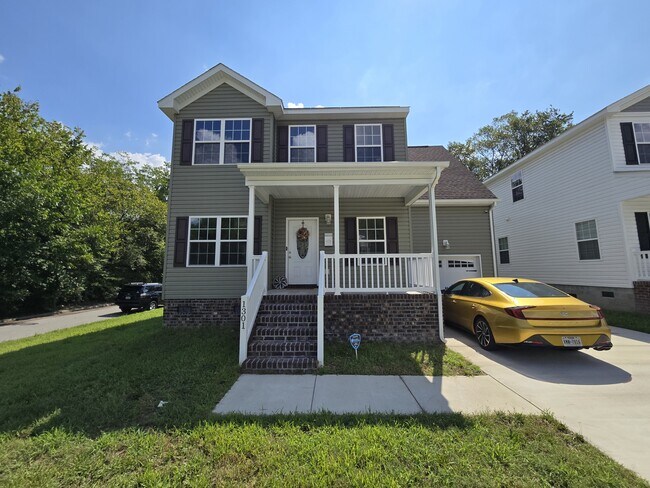 Primary Photo - 1301 Elm Ave