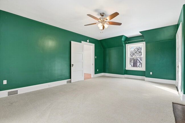 Building Photo - 1 Fox Hill Dr