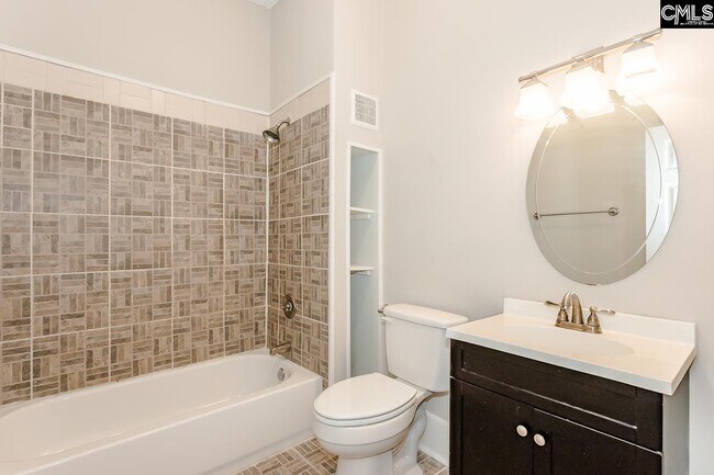 Building Photo - 1205 Maple St